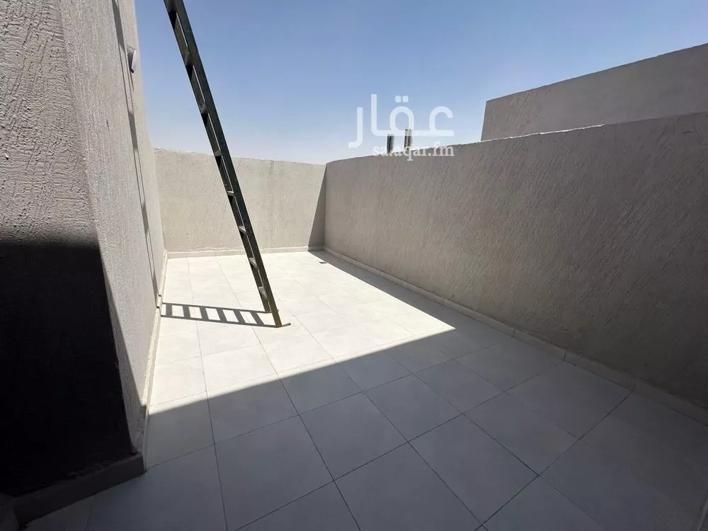4 bedroom floor in Al Janadriyah 14