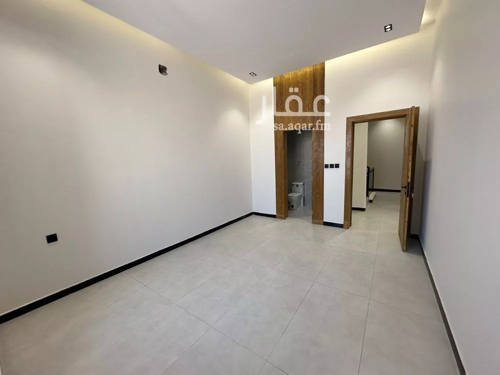 4 bedroom floor in Al Janadriyah 15