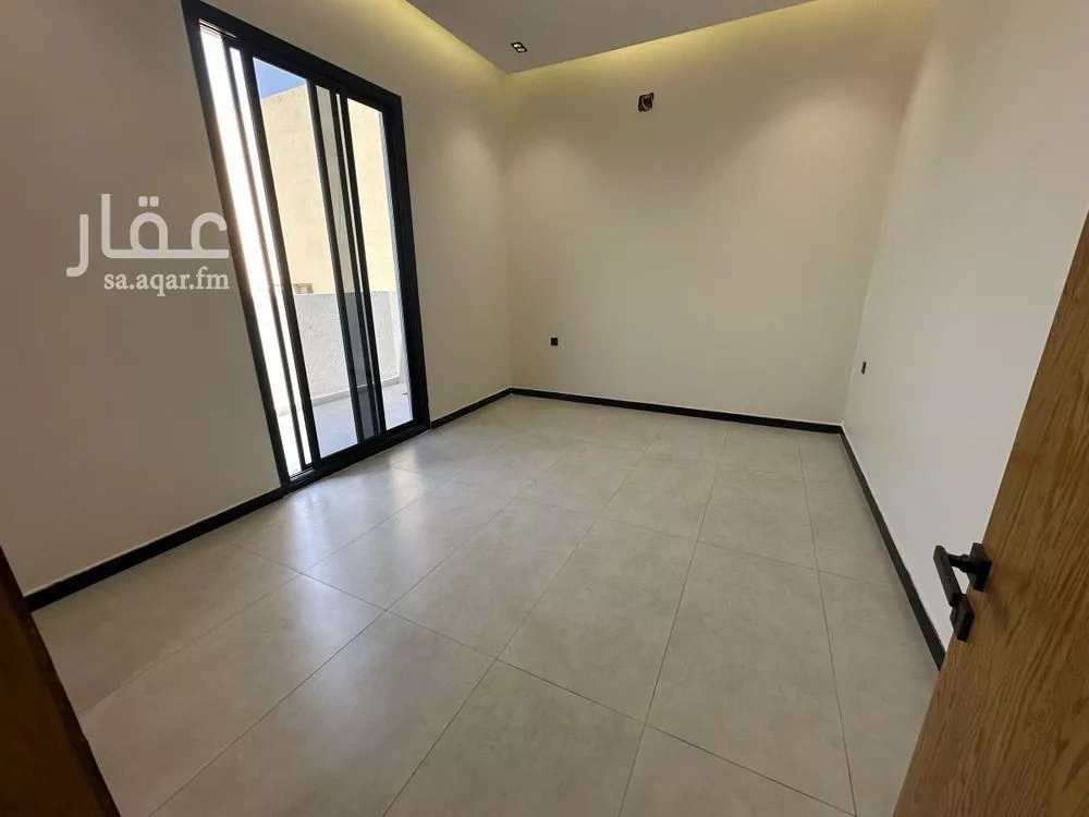 4 bedroom floor in Al Janadriyah 16