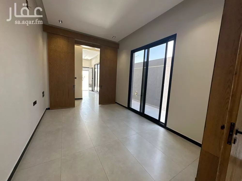 4 bedroom floor in Al Janadriyah 4