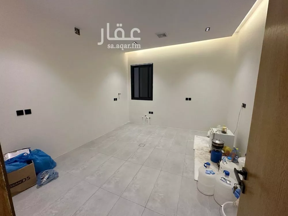 4 bedroom floor in Al Janadriyah 6