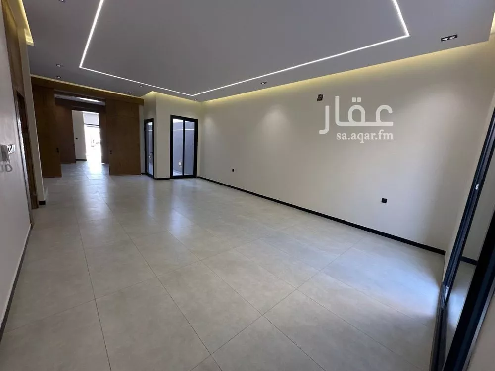 4 bedroom floor in Al Janadriyah 9