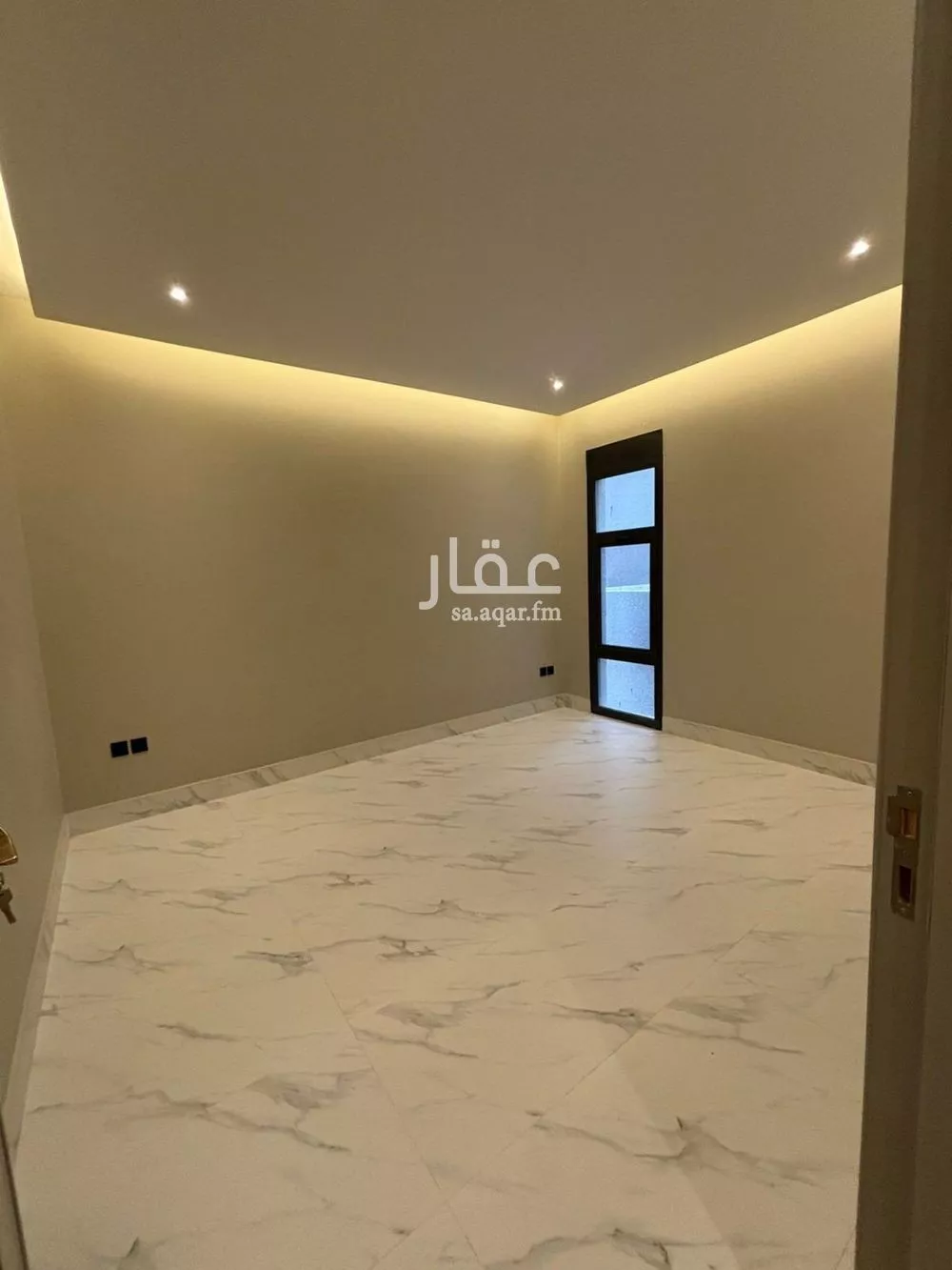 دور 4 غرف في العارض 14