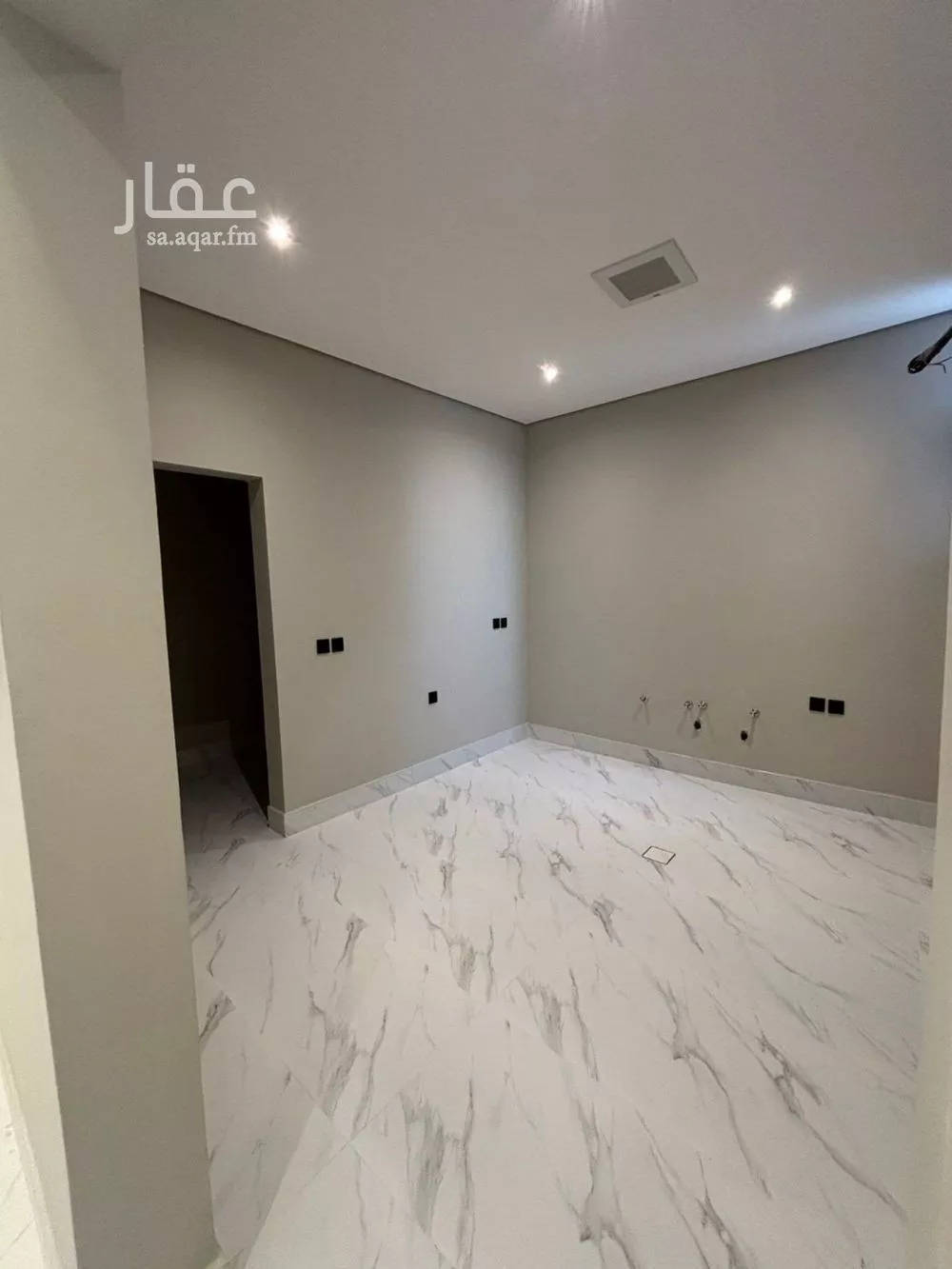 دور 4 غرف في العارض 9