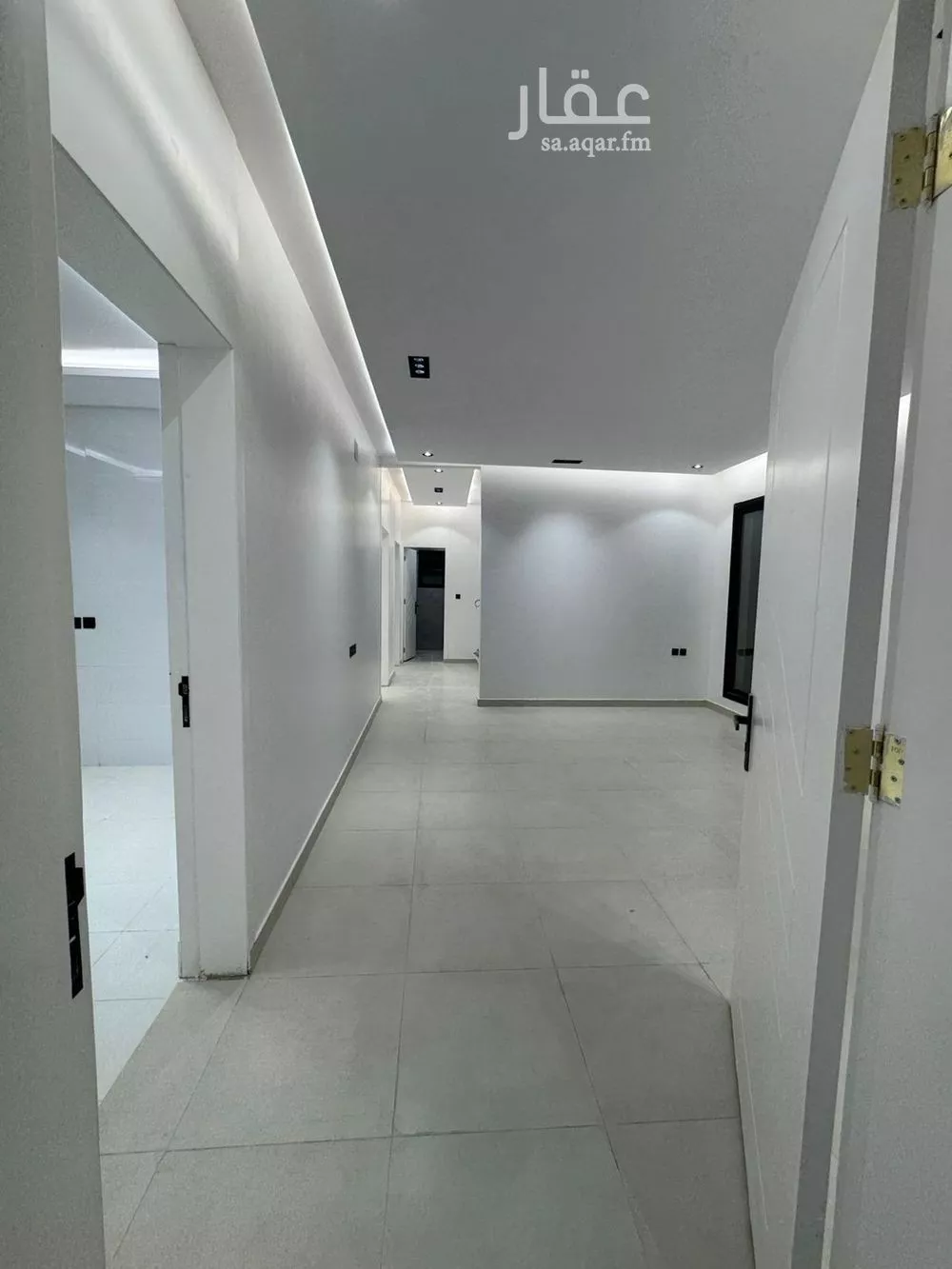 4 bedroom floor in Al Janadriyah 11