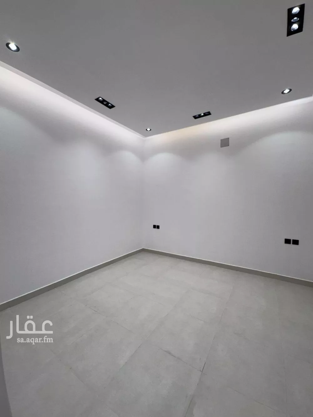 4 bedroom floor in Al Janadriyah 13