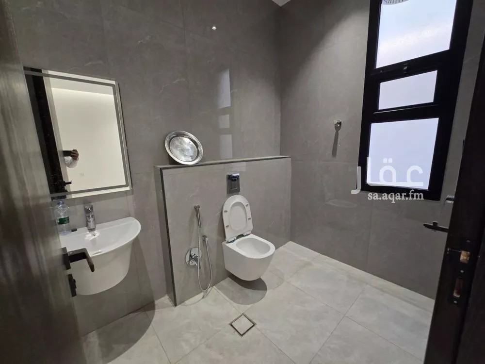 3 bedroom floor in Al Munsiyah 7