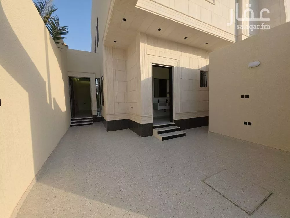 4 bedroom floor in Badr 7