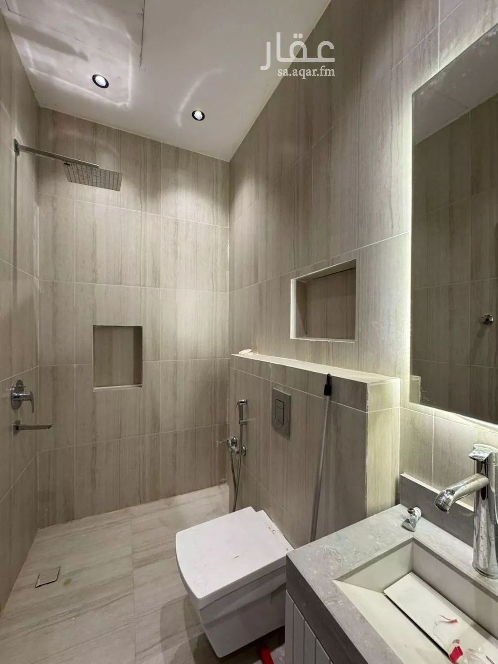 4 bedroom floor in Al Rimal 10