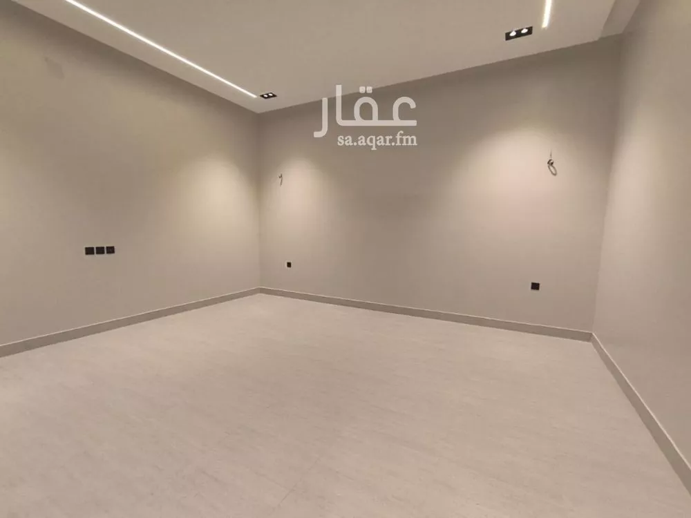 4 bedroom floor in Al Munsiyah 4