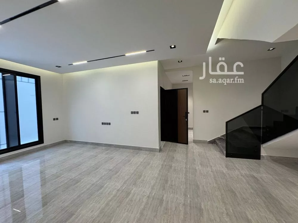 5 bedroom floor in Riyadh 3