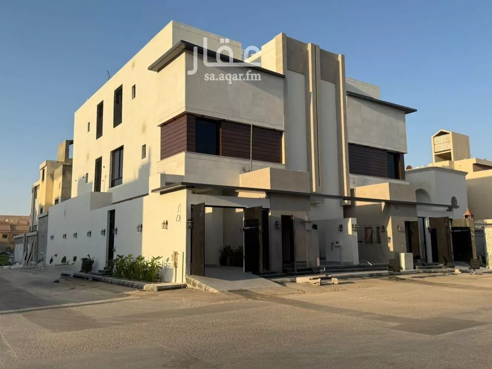 3 bedroom floor in Al Munsiyah 7