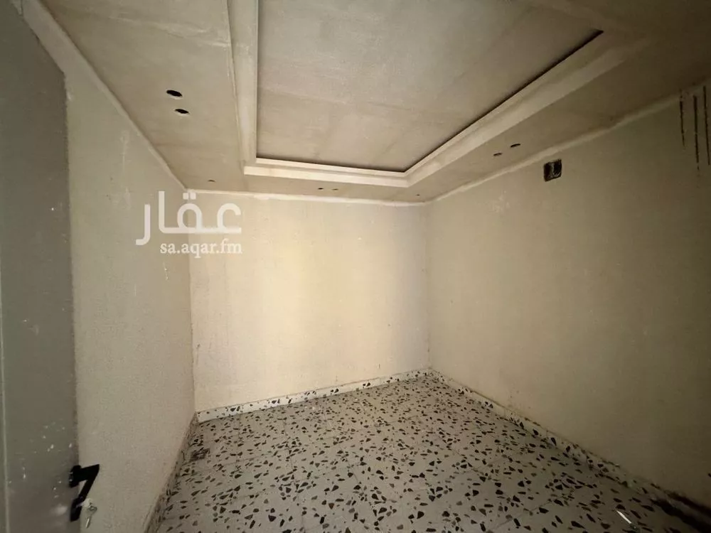 دور 4 غرف في طيبة 11