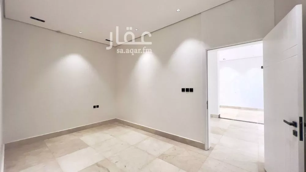 4 bedroom floor in Ash Sharq 13