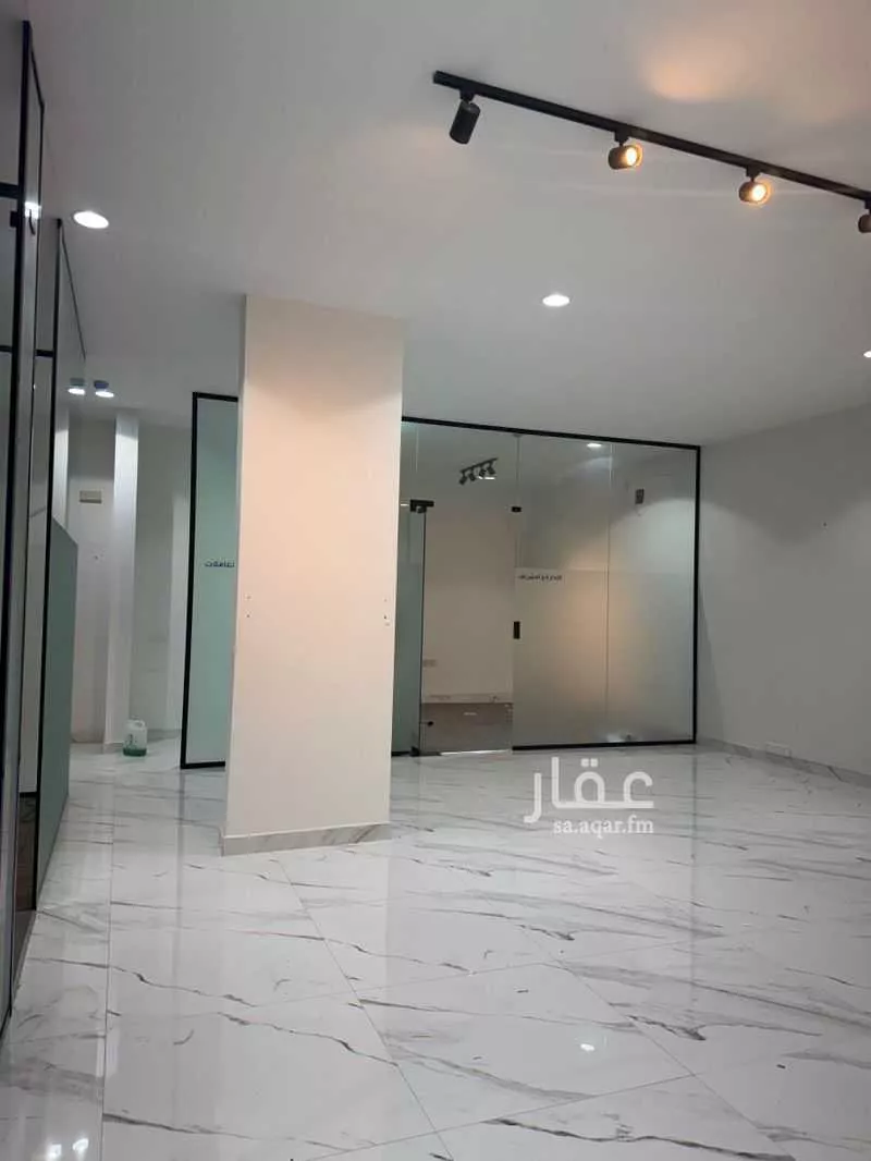 2 bedroom office in Al Nuzhah, Riyadh 5