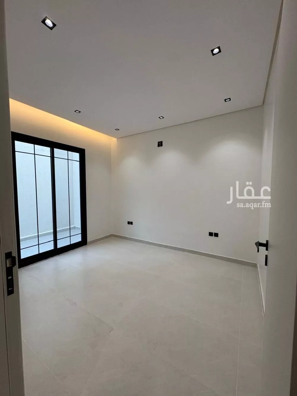 دور 4 غرف في السويدي 11