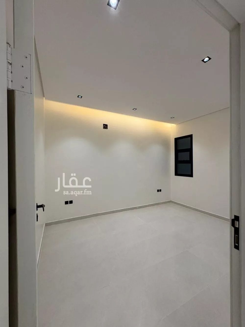دور 4 غرف في السويدي 7