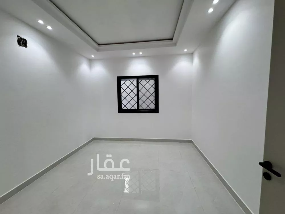دور 4 غرف في طيبة 7