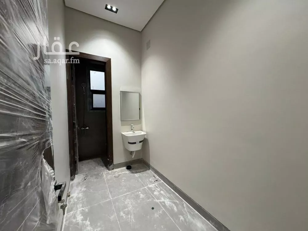 4 bedroom floor in Ishbiliyah 15