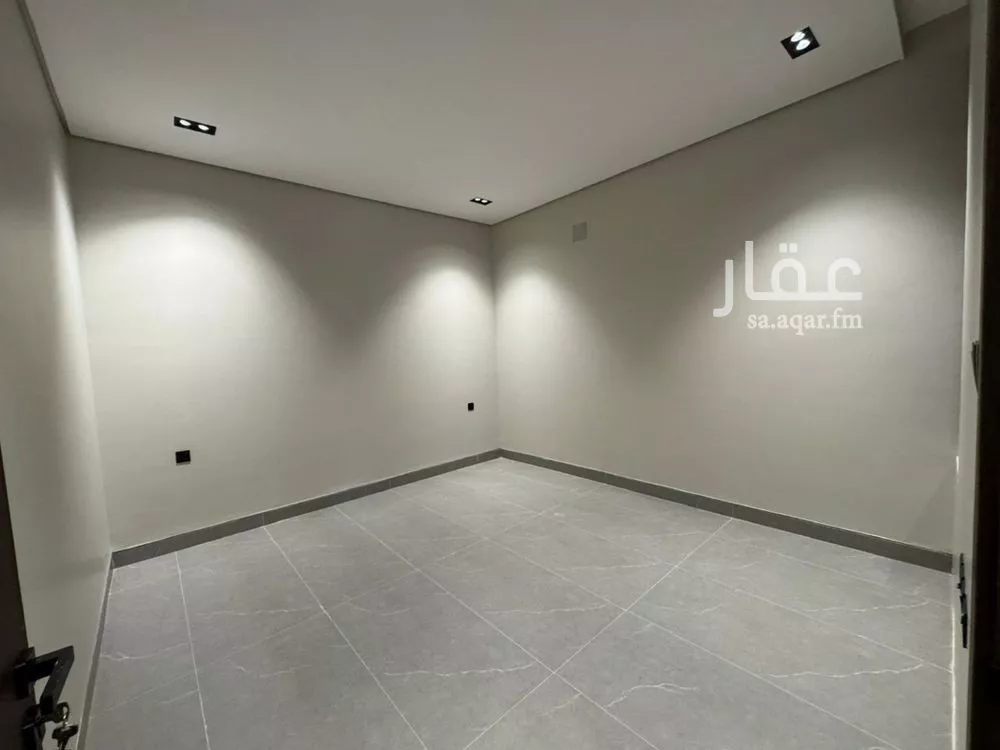 4 bedroom floor in Ishbiliyah 5