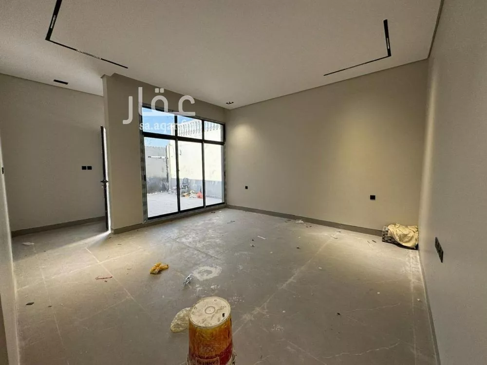 4 bedroom floor in Ishbiliyah 8
