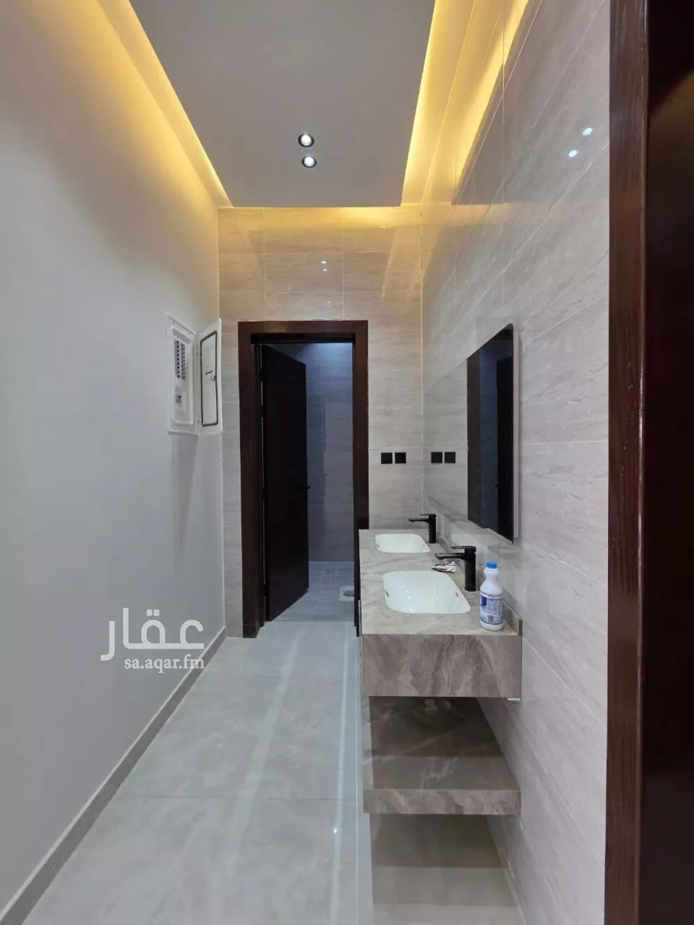5 bedroom floor in Dahiat Namar 7