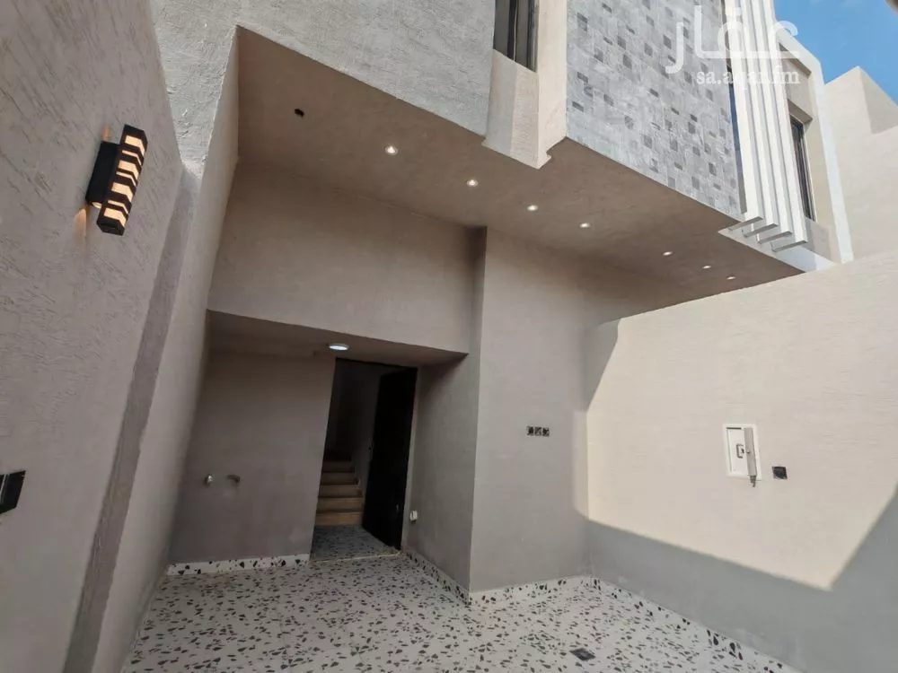دور 5 غرف في طيبة 7