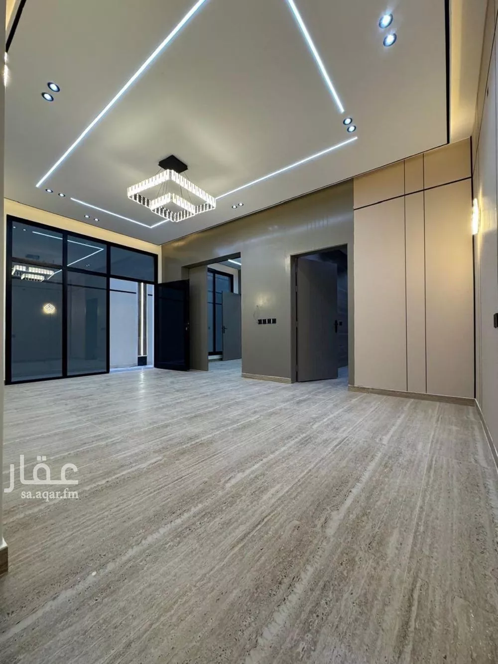 5 bedroom floor in Taibah 17