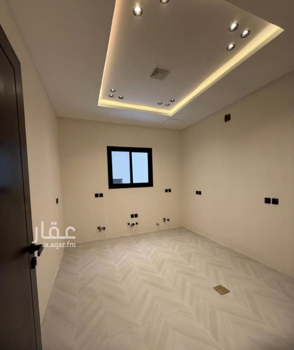5 bedroom floor in Ash Sharq 2