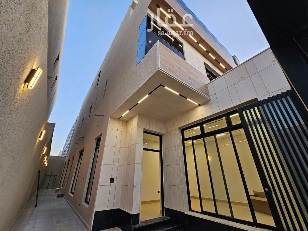 5 bedroom floor in Al Maizilah 2