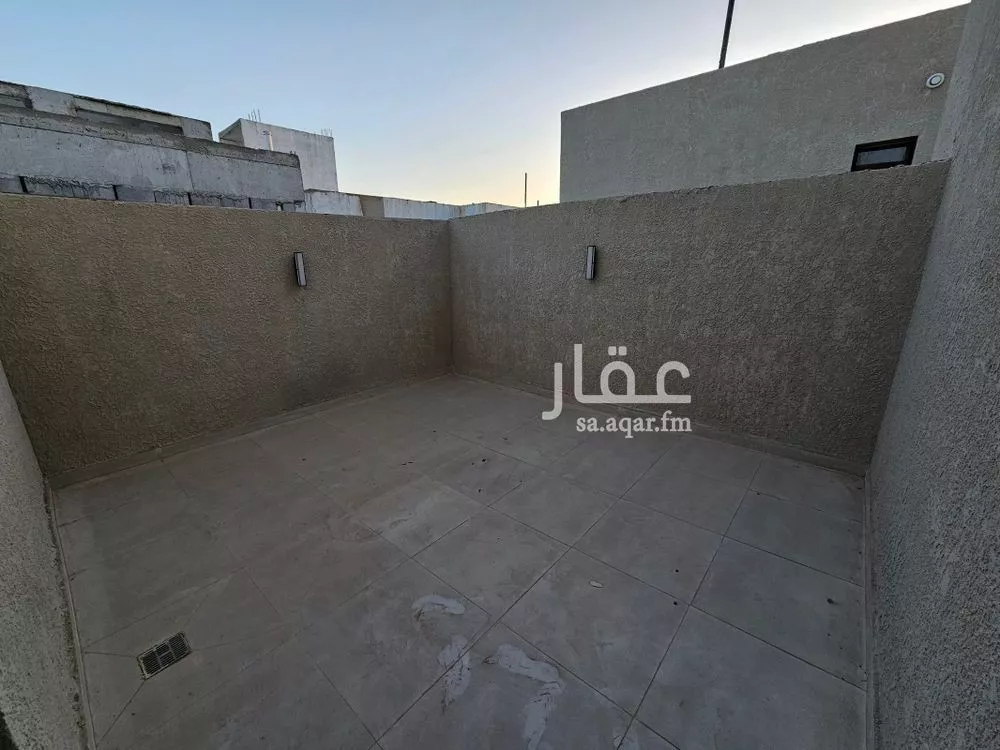 5 bedroom floor in Al Maizilah 11