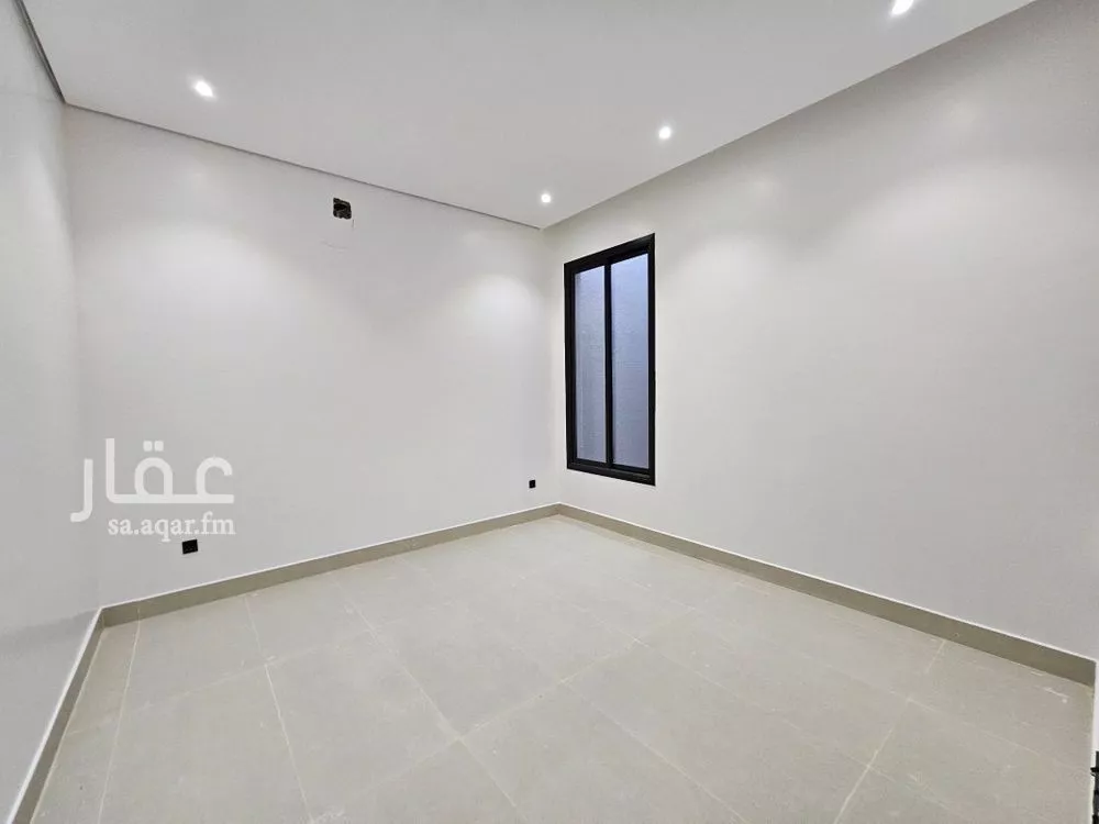 5 bedroom floor in Al Maizilah 4