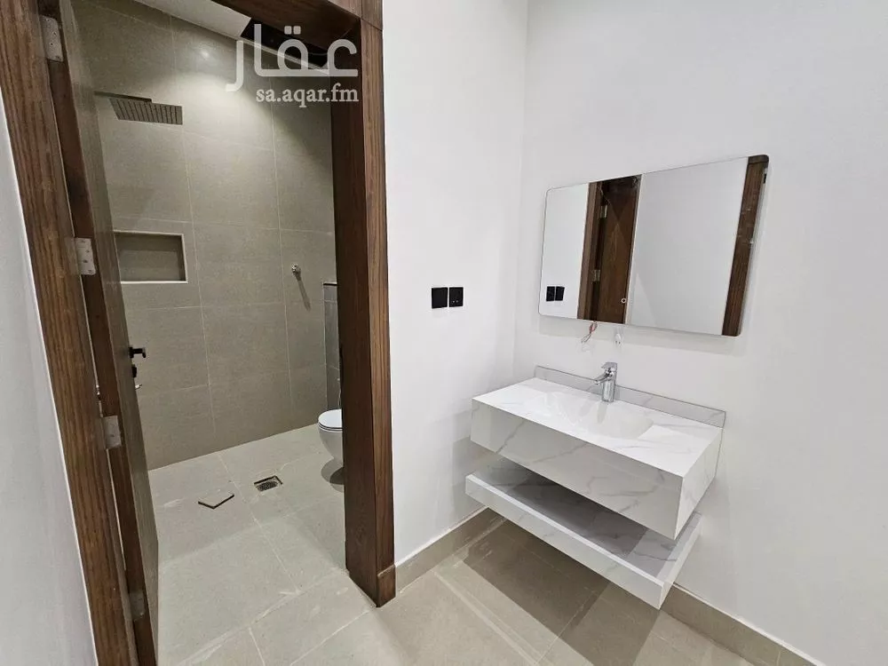 5 bedroom floor in Al Maizilah 9
