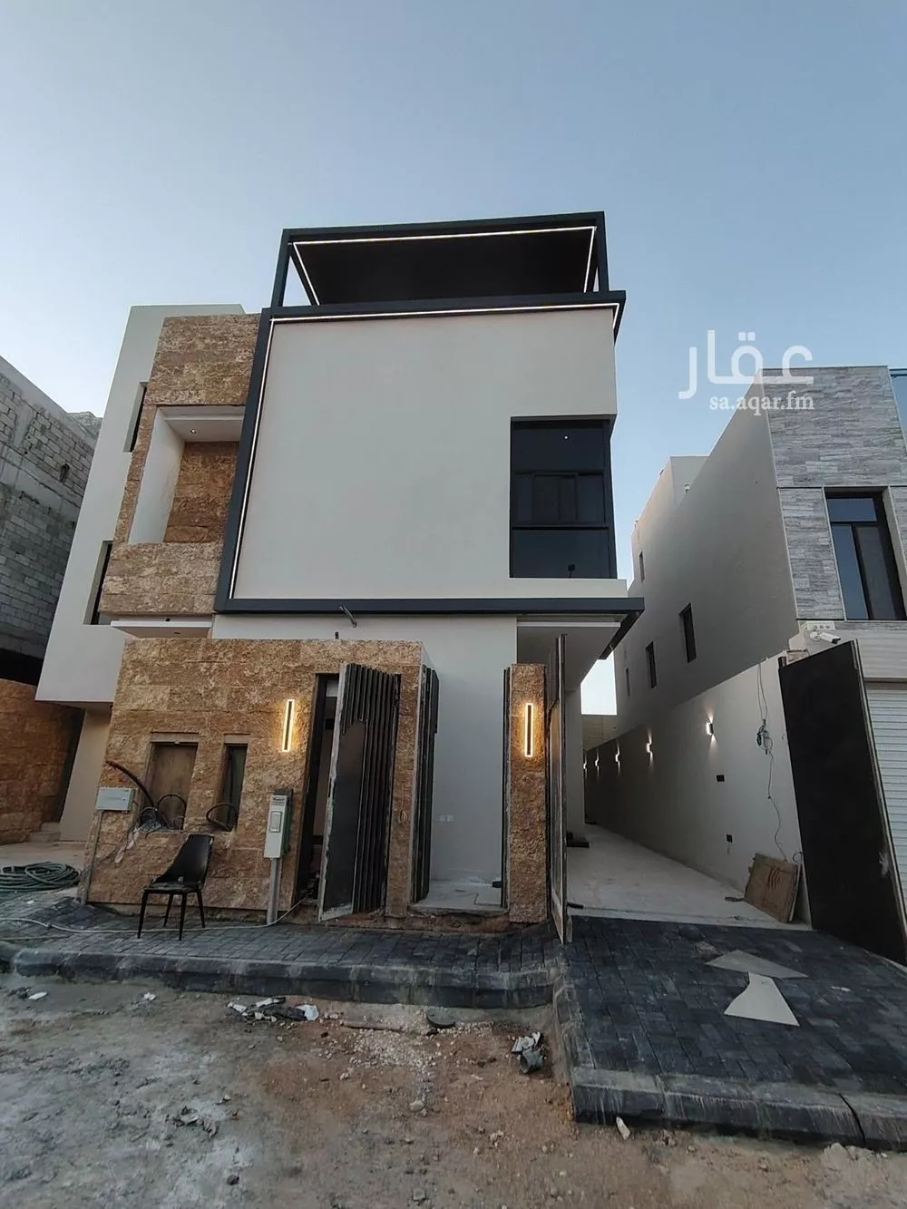 3 bedroom floor in Al Khaleej 2