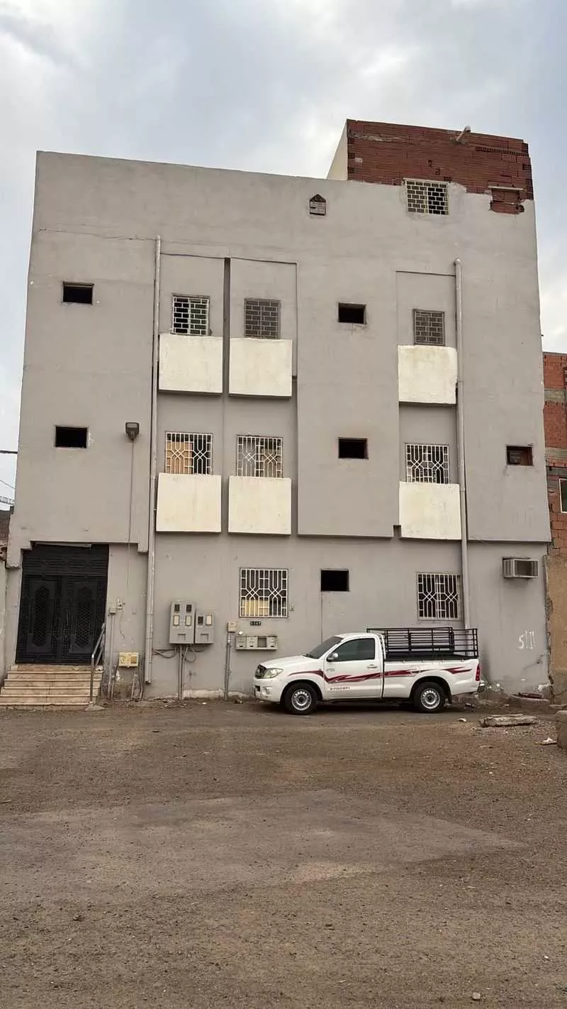 14 bedroom building in Al Areedh, Madinah