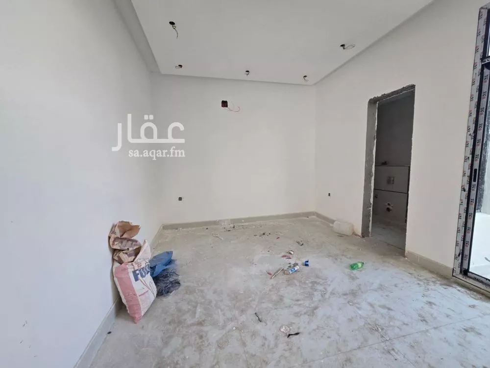 3 bedroom floor in Al Khaleej 2