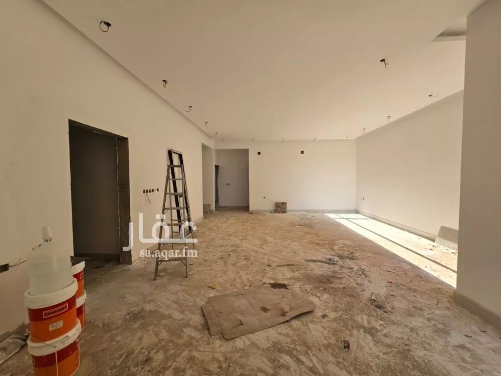 3 bedroom floor in Al Khaleej 6