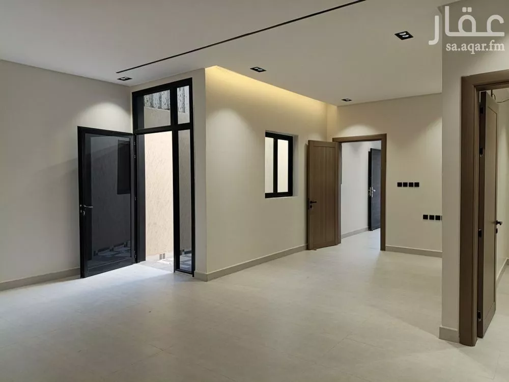 3 bedroom floor in As Suwaidi 5