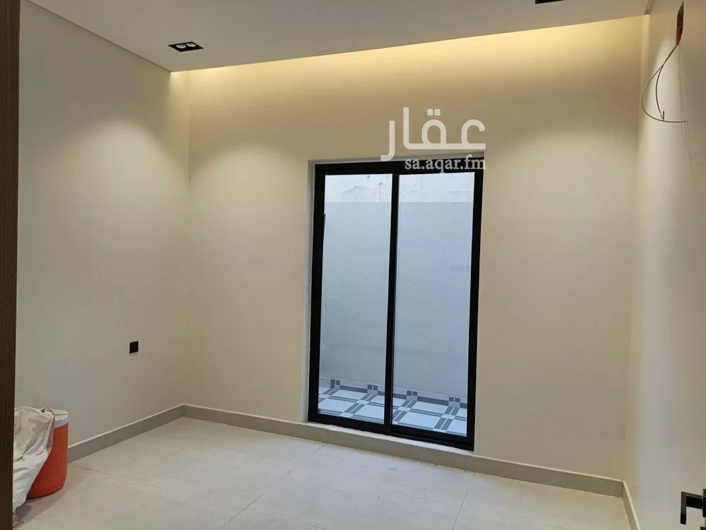 3 bedroom floor in As Suwaidi 6