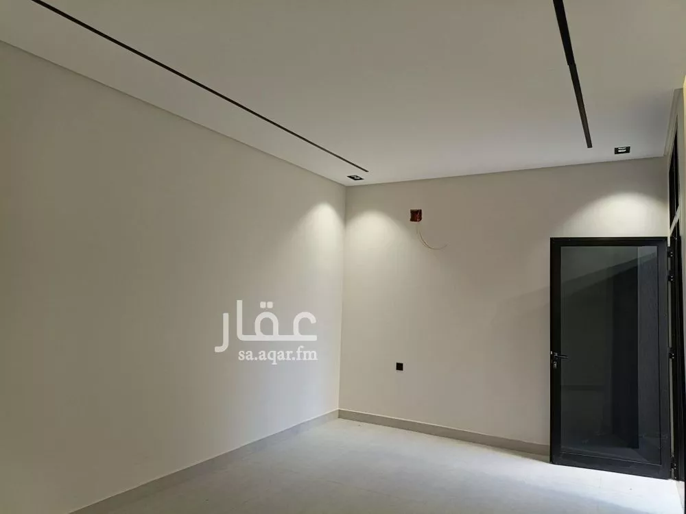 3 bedroom floor in As Suwaidi 7