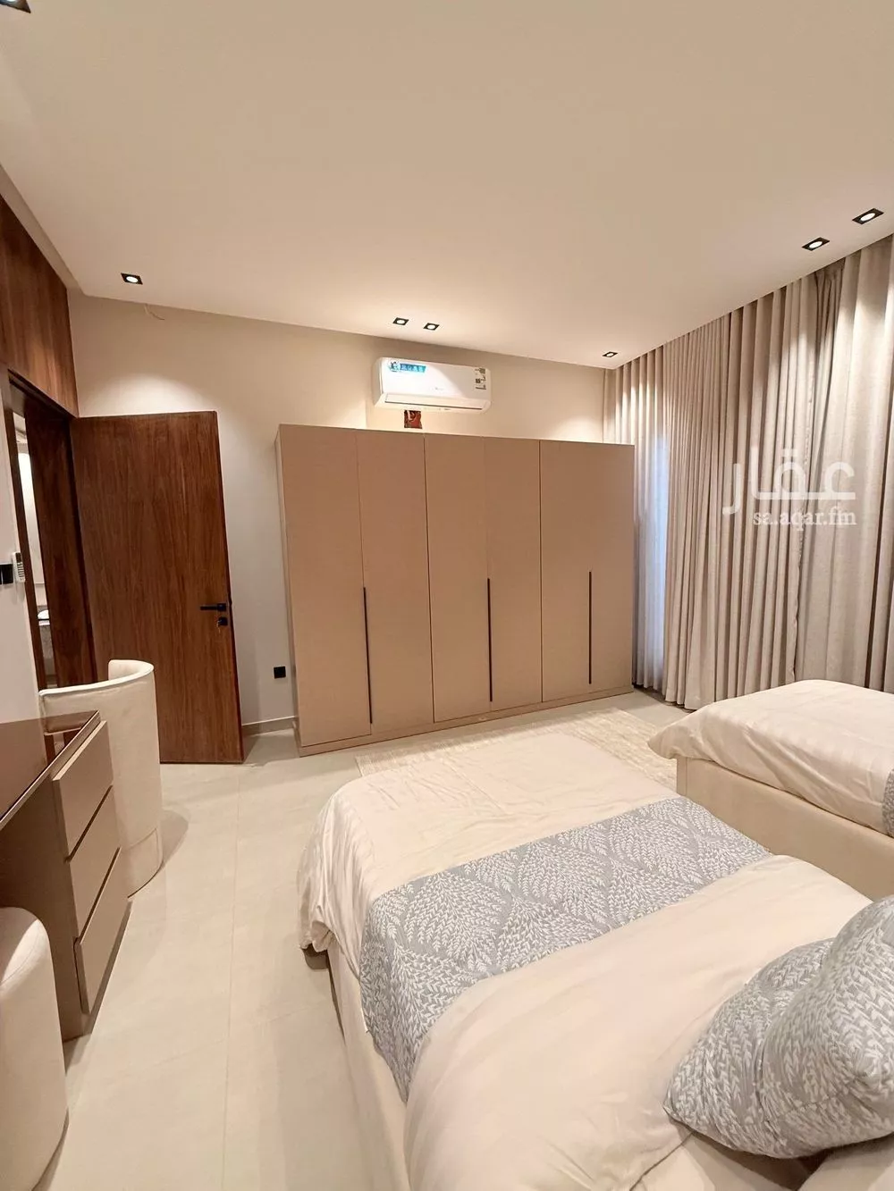 4 bedroom floor in Okaz 9