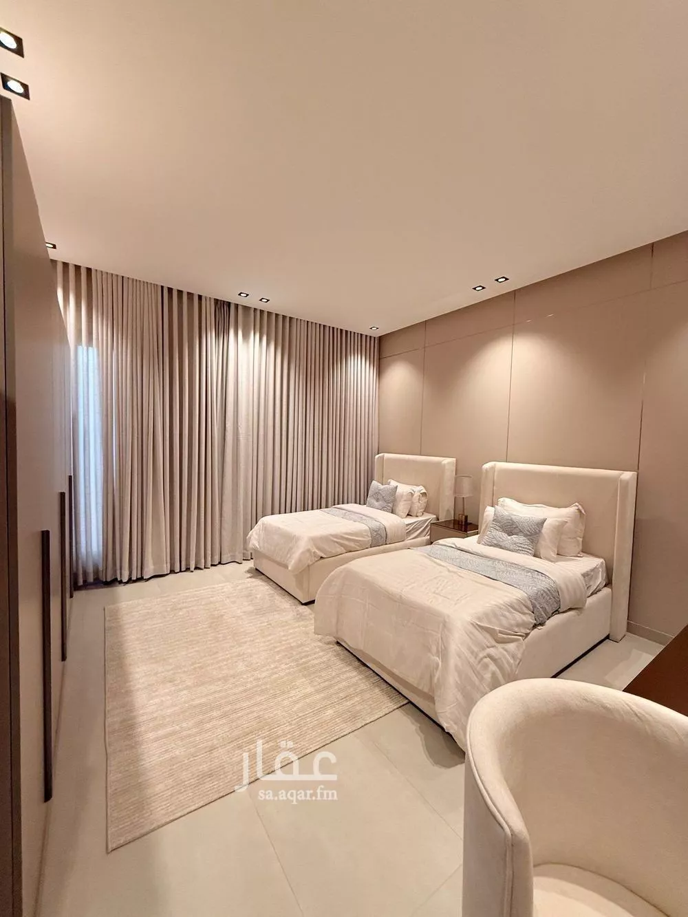 4 bedroom floor in Okaz 10