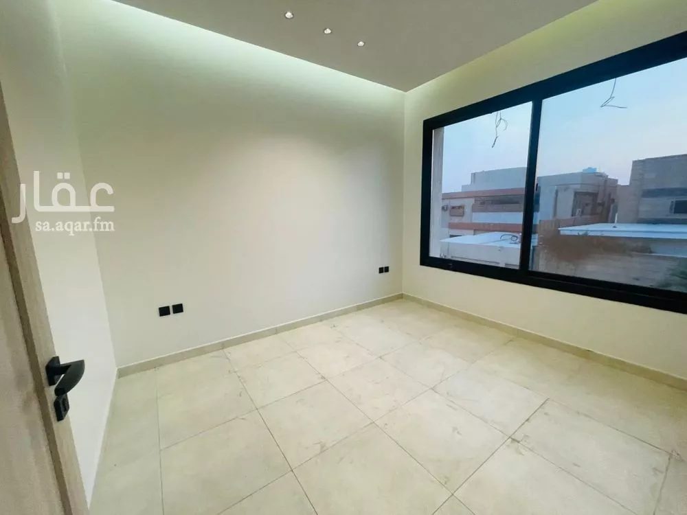 3 bedroom floor in Al Malaz 5