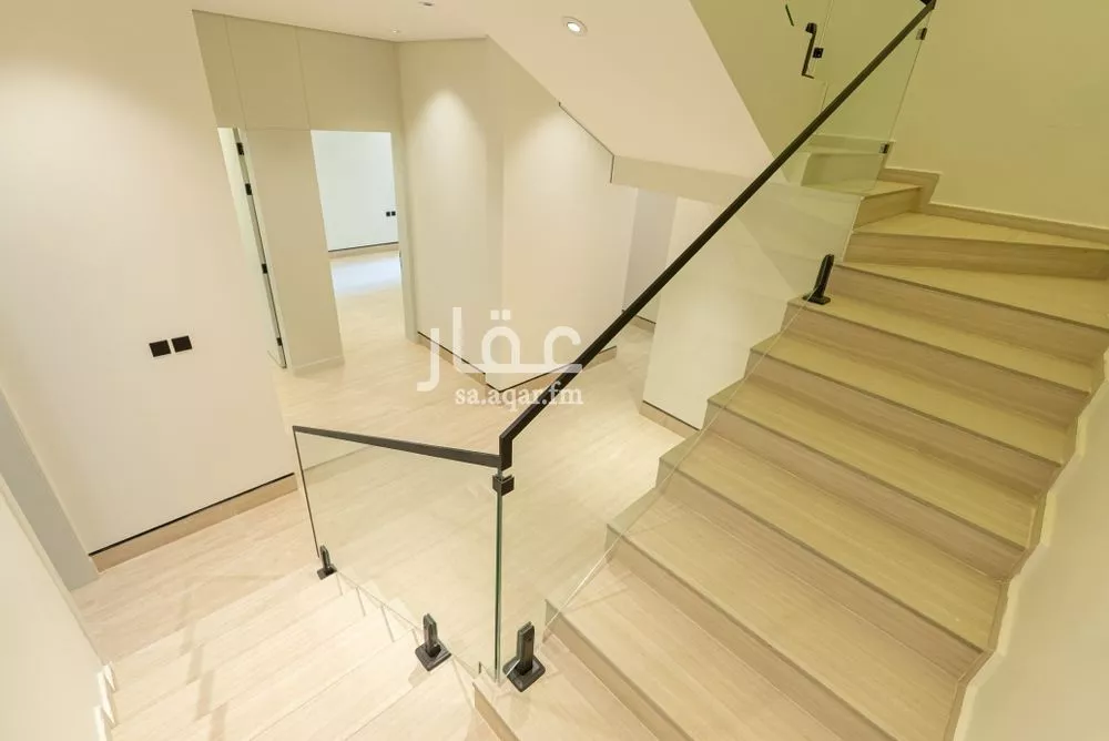 4 bedroom floor in Al Qairawan 13