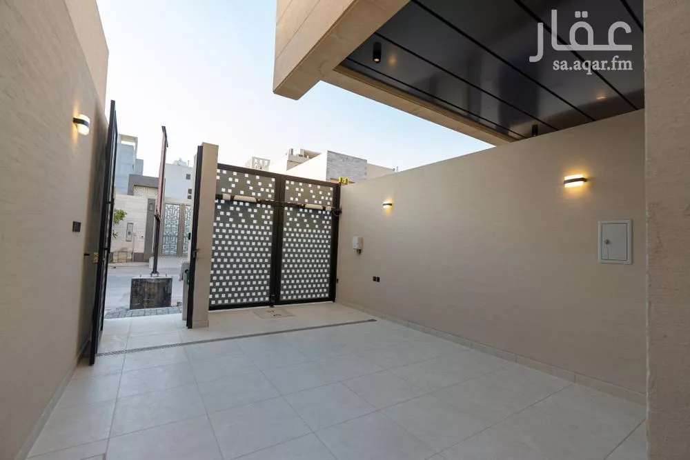 4 bedroom floor in Al Qairawan 6