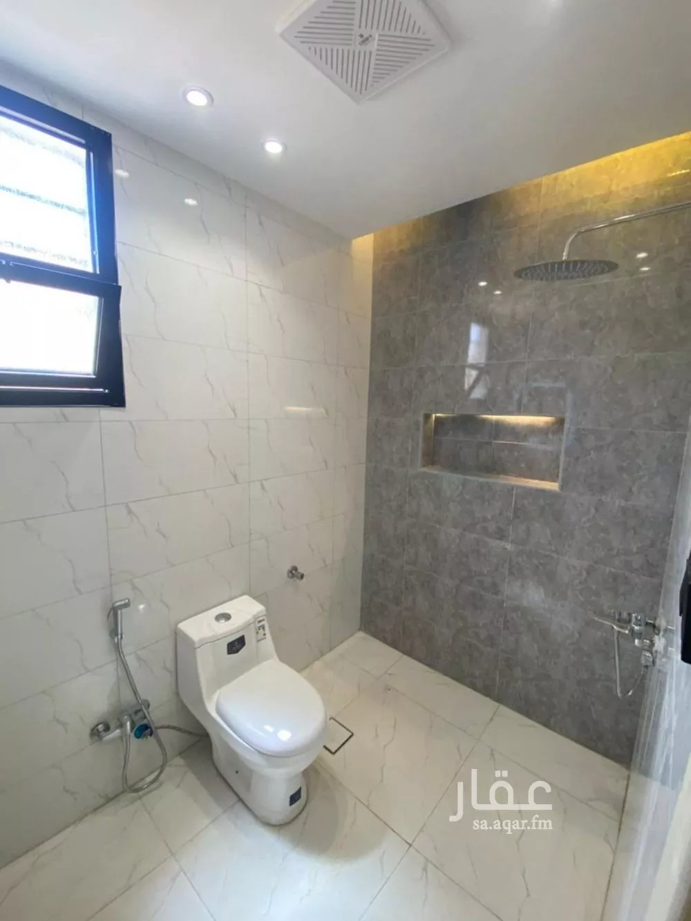 3 bedroom floor in Okaz 18