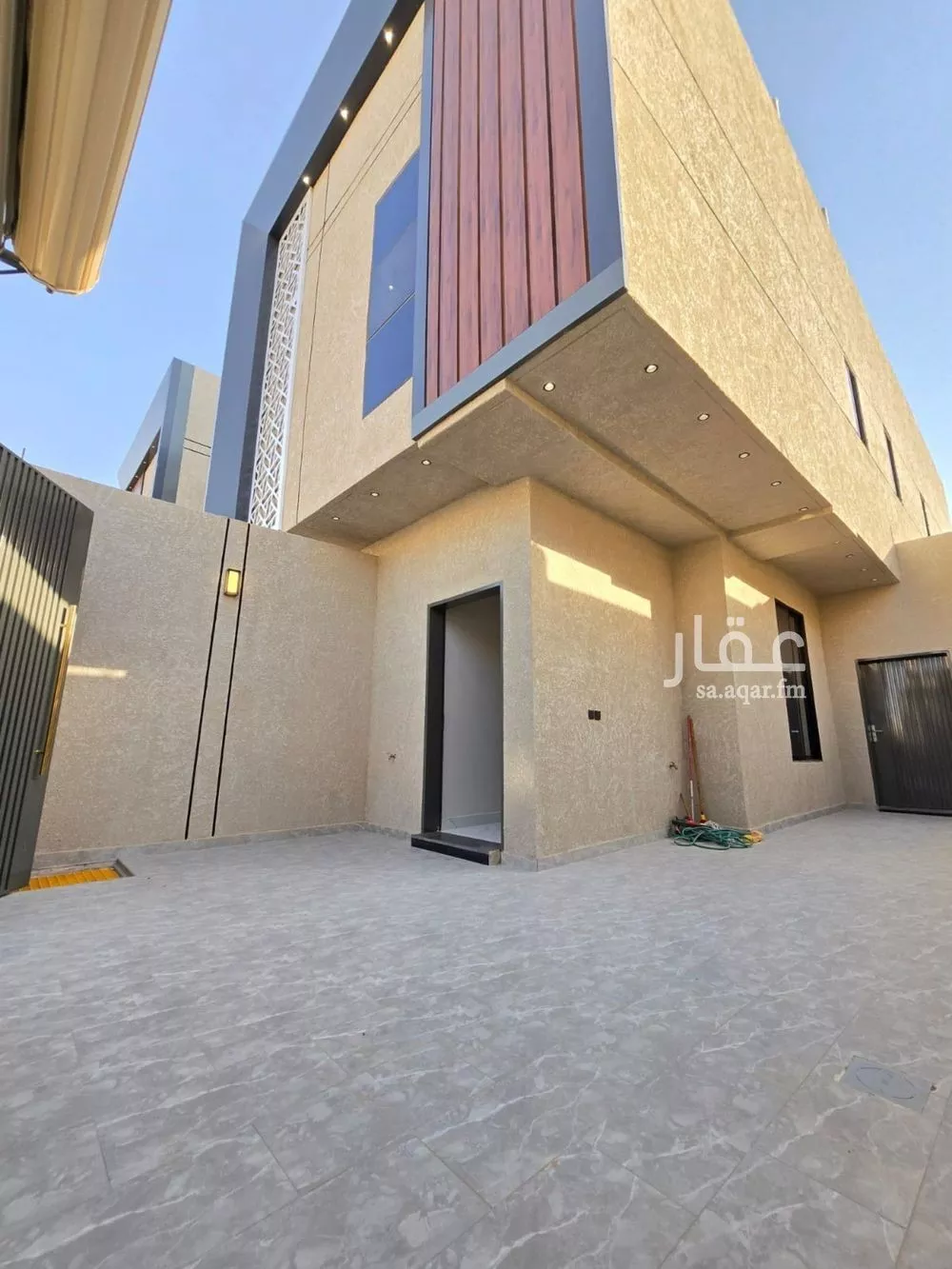 3 bedroom floor in As Suwaidi Al Gharabi 2