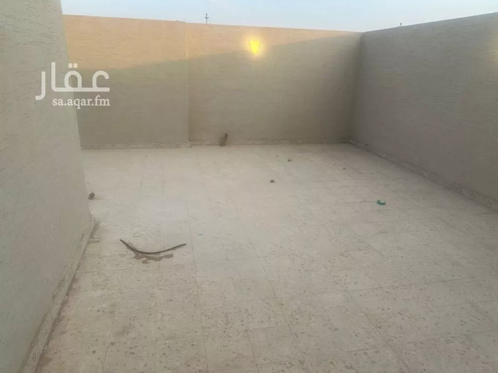 5 bedroom floor in Dirab 18