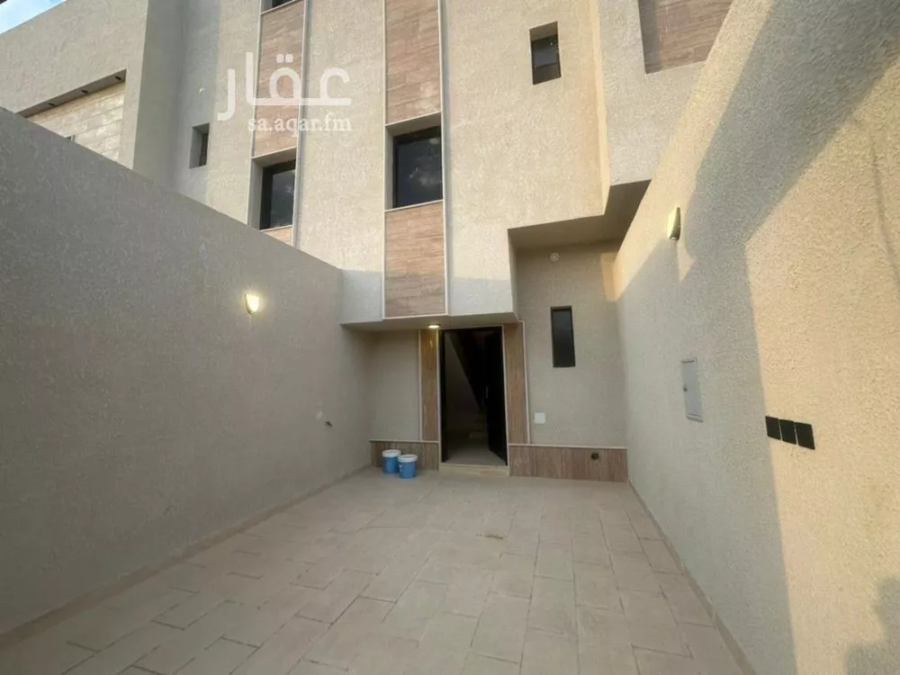 5 bedroom floor in Dirab 9