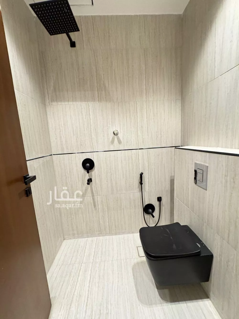 5 bedroom floor in Al Khaleej 8